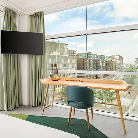 Mate Aitana, 4* Amsterdam