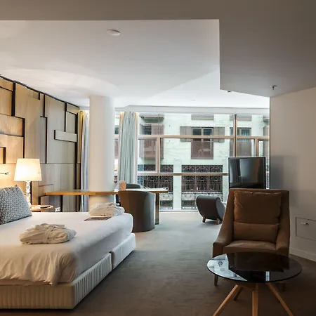 Mate Aitana, 4* Amsterdam