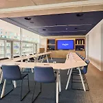 Mate Aitana, Amsterdam