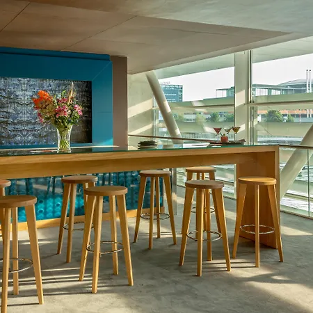 Mate Aitana, 4* Amsterdam