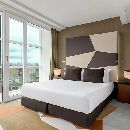 Mate Aitana, 4* Amsterdam