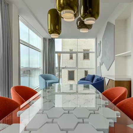 Mate Aitana, 4* Amsterdam