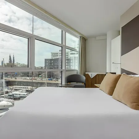 Mate Aitana, Hotel 4*