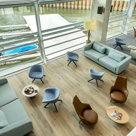 Mate Aitana, 4* Amsterdam