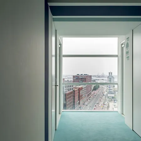 Mate Aitana, Hotell 4*