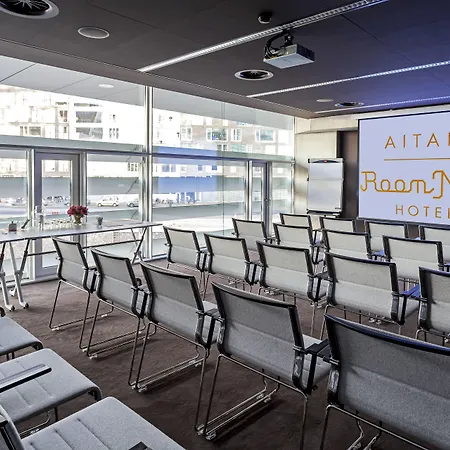 Mate Aitana, Hotell Amsterdam