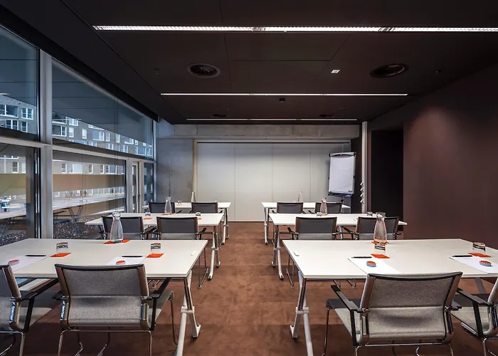 Mate Aitana, מלון אמסטרדם