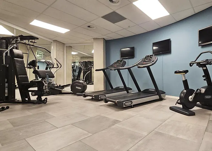 Mate Aitana, אמסטרדם