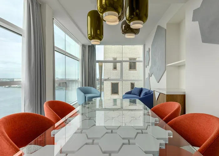 Mate Aitana, 4* אמסטרדם