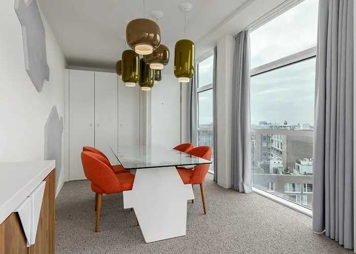 Mate Aitana, מלון