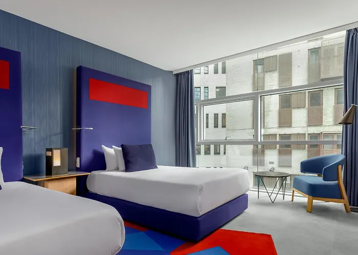 Mate Aitana, מלון אמסטרדם