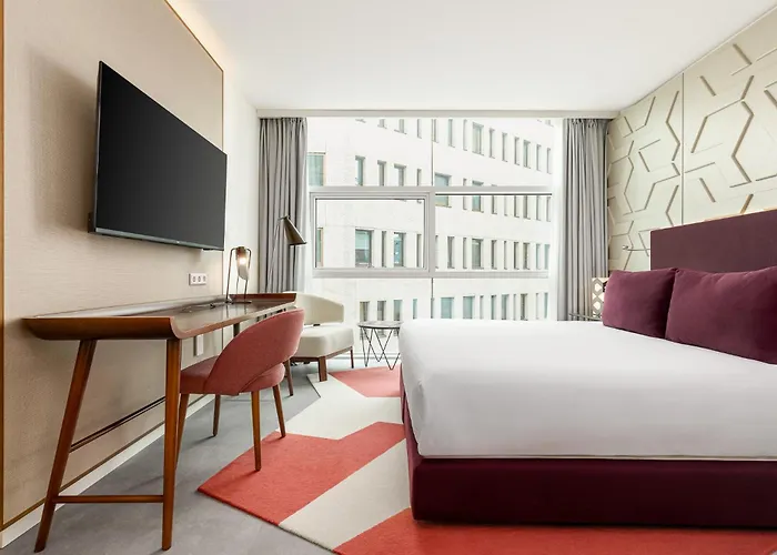 Mate Aitana, אמסטרדם