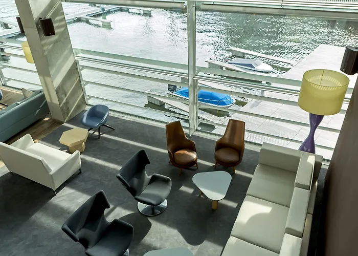 Mate Aitana, מלון 4*