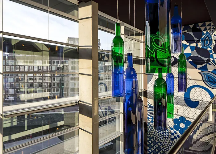 Mate Aitana, מלון