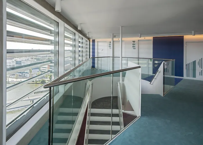 Mate Aitana, מלון אמסטרדם