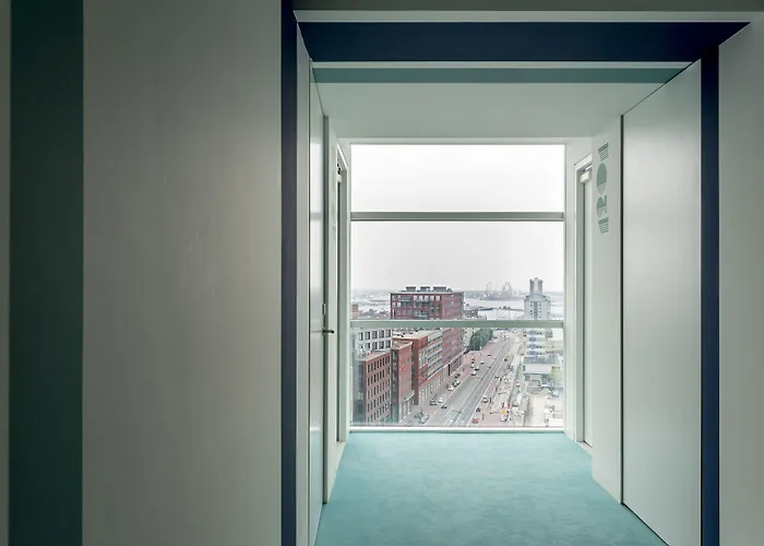 Mate Aitana, מלון 4*