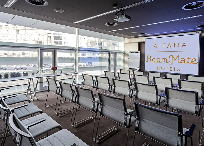 Mate Aitana, מלון אמסטרדם