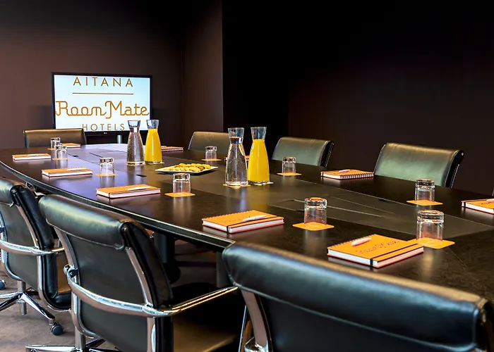 Mate Aitana, מלון אמסטרדם