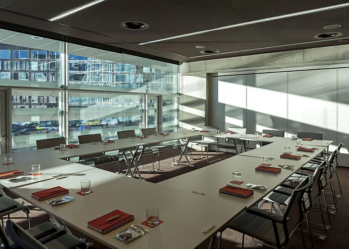 Mate Aitana, מלון אמסטרדם