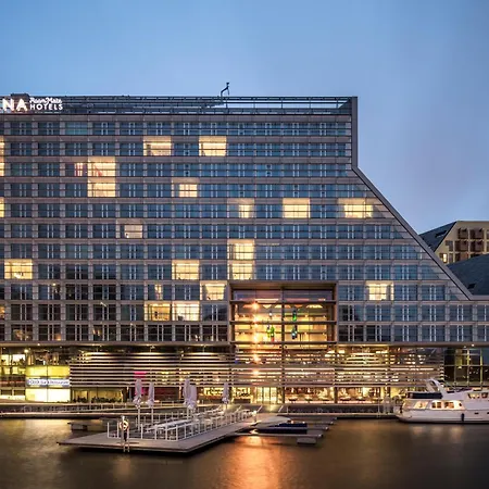 Mate Aitana, Otel Amsterdam